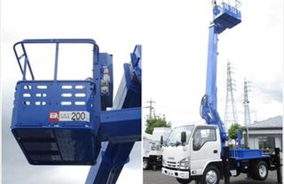 高さ12mのリアバケットつき高所作業車もございます | 茨城の中古特殊車両なら実績のグローバル・トラックス株式会社