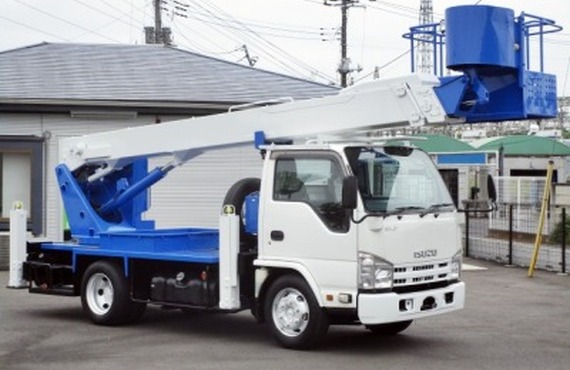 トラック式高所作業車を全国へ販売いたします | 茨城の中古特殊車両なら実績のグローバル・トラックス株式会社