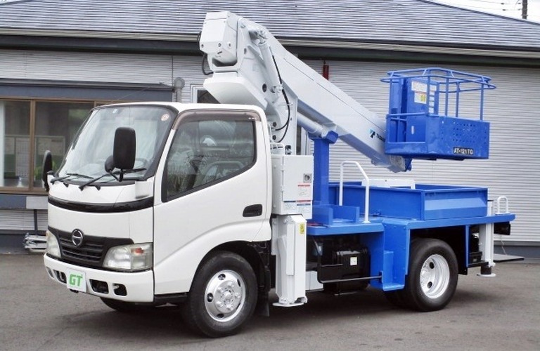 現場で活躍する小型の車両も多数取り扱い | 茨城の中古特殊車両なら実績のグローバル・トラックス株式会社